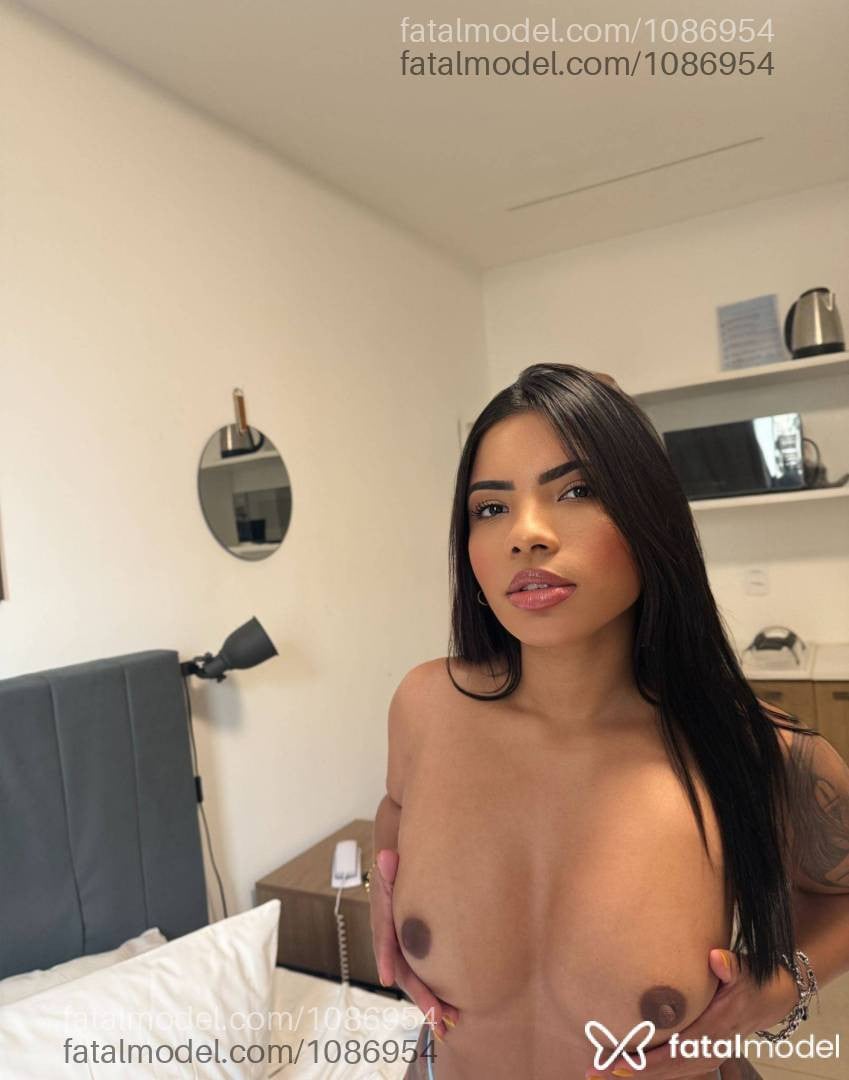 Acompanhante mulher com cabelo castanho de olhos castanhos - Isadora