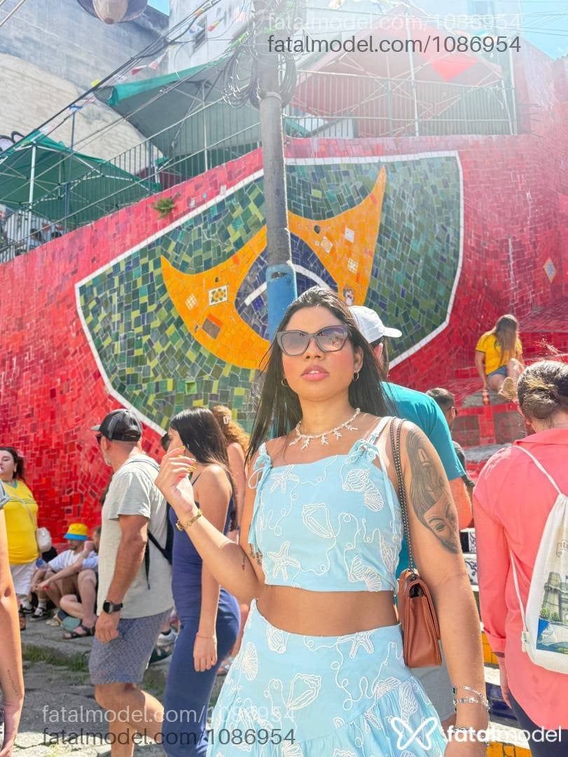 Acompanhante mulher com cabelo castanho de olhos castanhos - Isadora