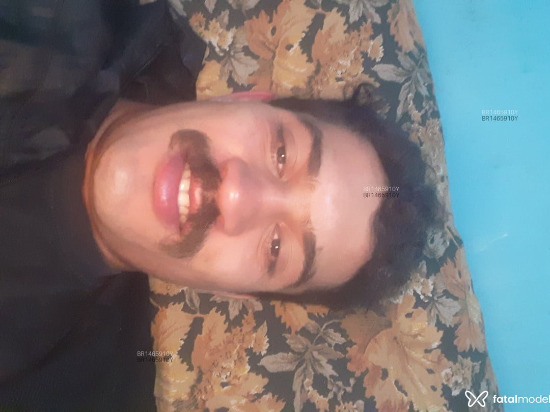 Acompanhante homem sem cabelo de olhos castanhos em Colombo - Rodrigo