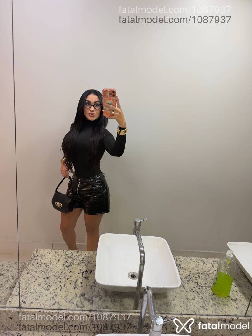 Acompanhante mulher morena (o) de olhos castanhos - Débora Marques