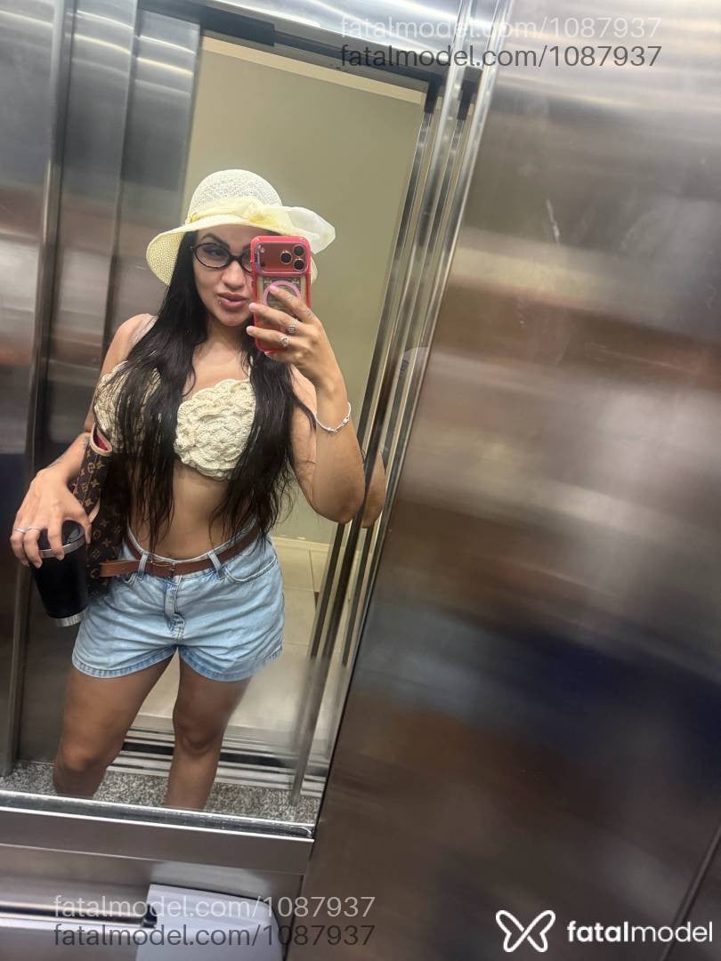 Acompanhante mulher morena (o) de olhos castanhos - Débora Marques