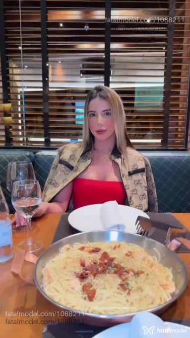 Acompanhante mulher loira (o) de olhos castanhos em Uberlândia - Angelica