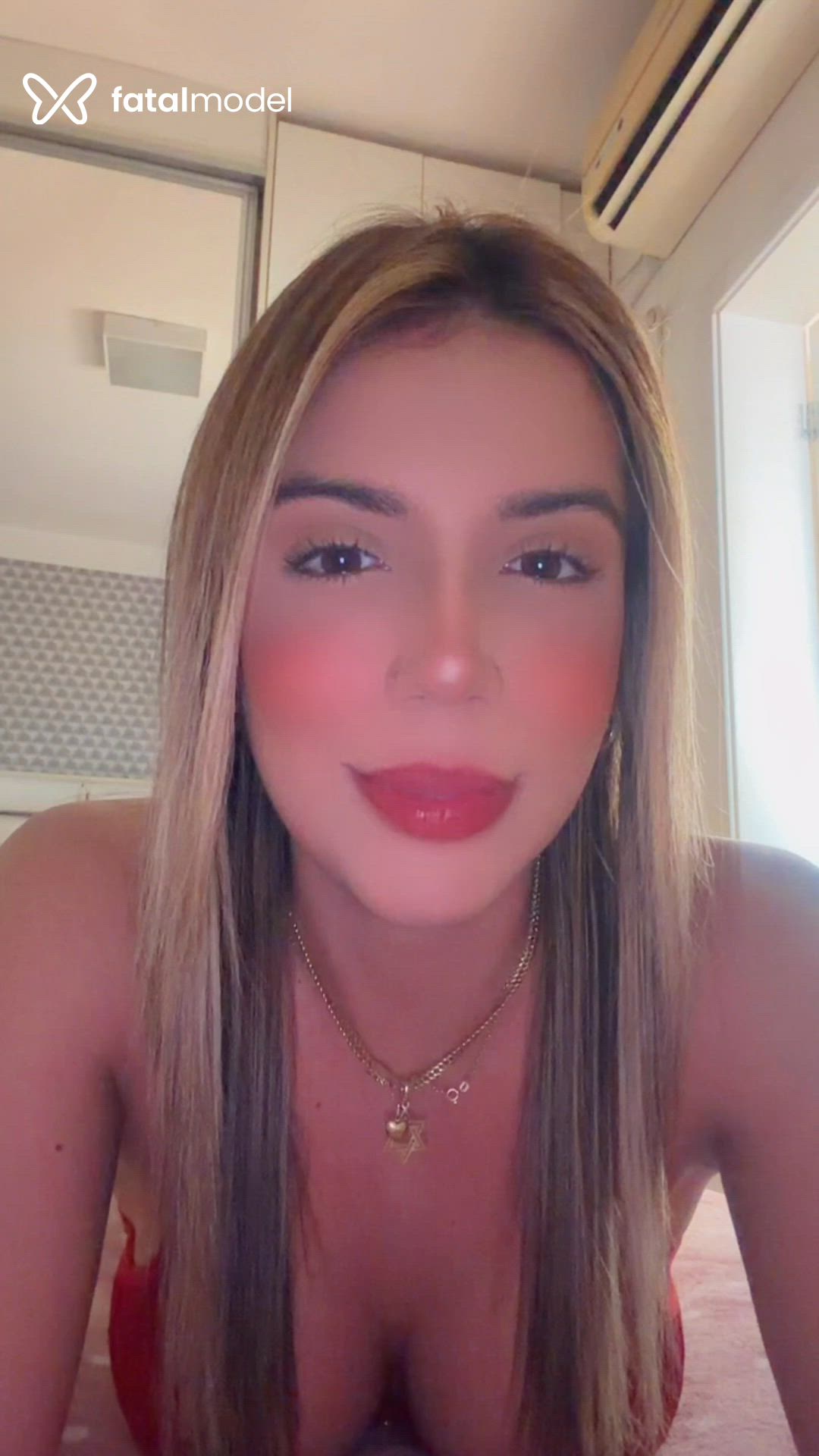 Acompanhante mulher loira (o) de olhos castanhos em Uberlândia - Angelica