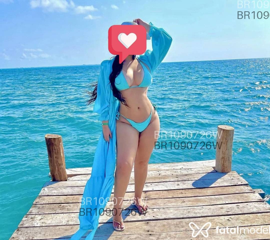 Acompanhante mulher com cabelo castanho de olhos castanhos em Porto Seguro Acompanhante mulher com cabelo castanho de olhos castanhos em Porto Seguro - Poucos horários