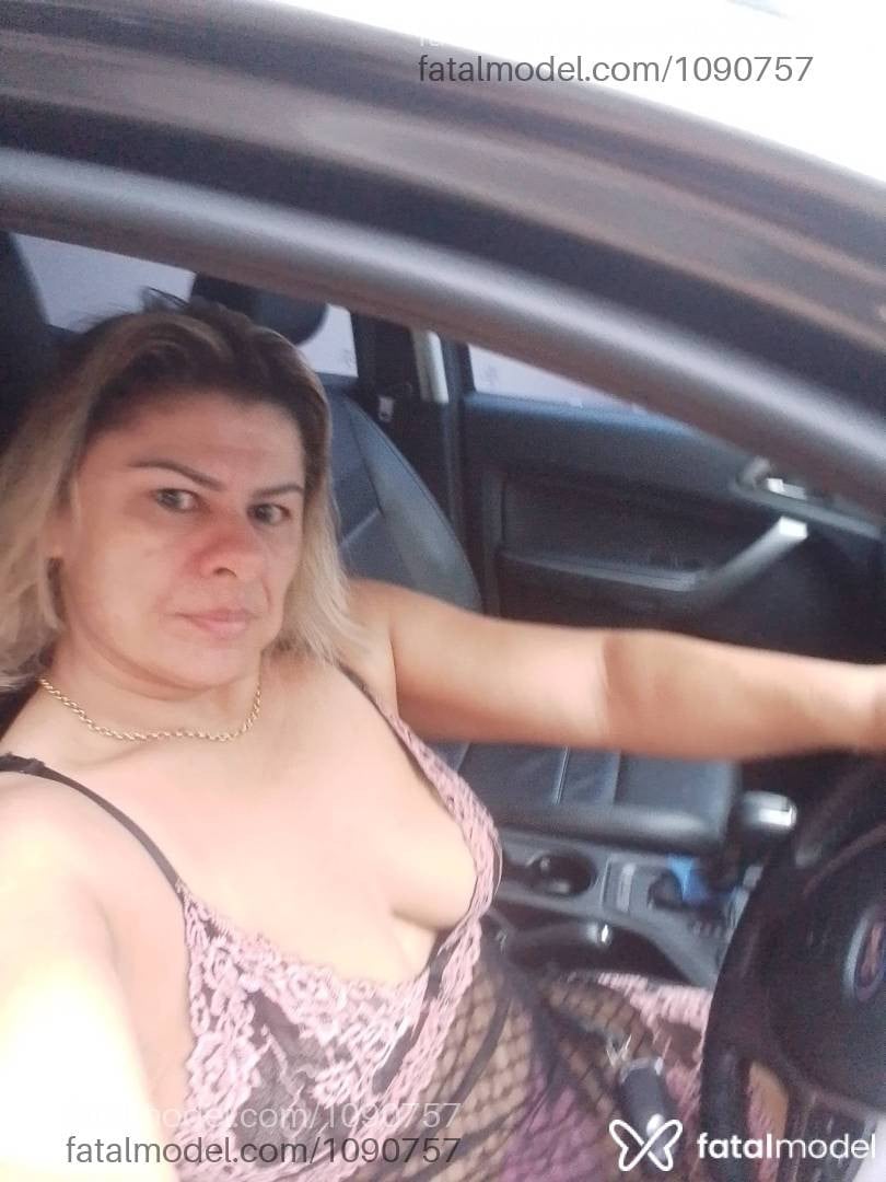 Acompanhante mulher loira (o) de olhos castanhos - Erica
