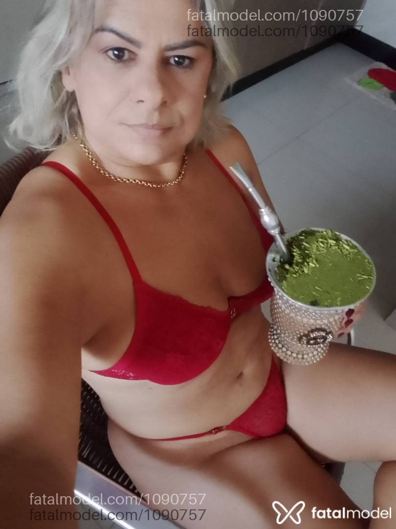 Acompanhante mulher loira (o) de olhos castanhos - Erica