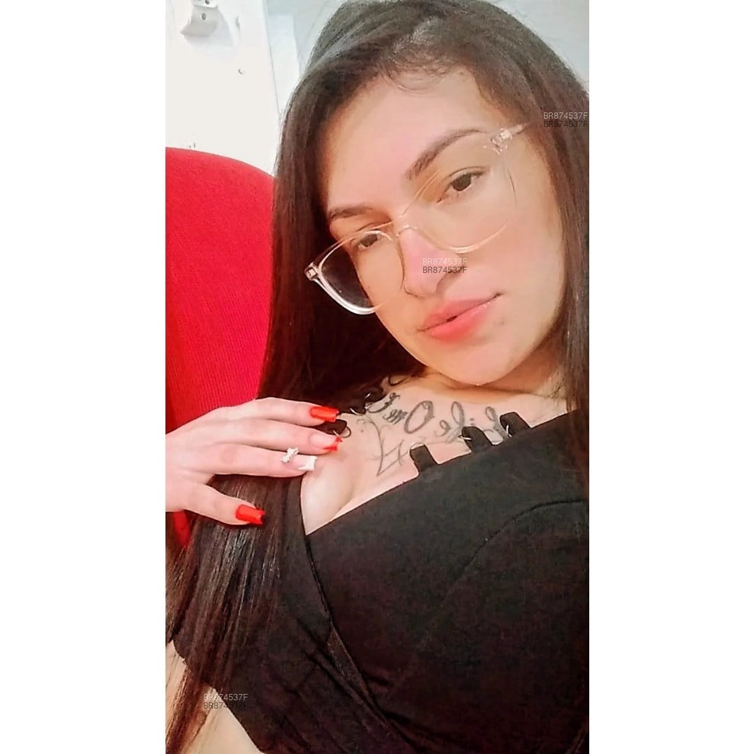 Acompanhante mulher morena (o) de olhos castanhos - Bruna Acompanhante mulher morena (o) de olhos castanhos - Bruna