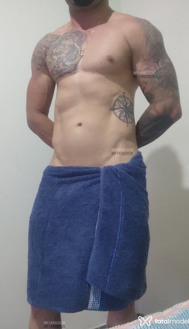 Acompanhante homem com cabelo grisalho de olhos castanhos em São José do Rio Preto Acompanhante homem com cabelo grisalho de olhos castanhos em São José do Rio Preto - Guilherme