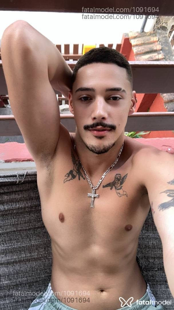 Acompanhante homem com cabelo castanho de olhos castanhos - GUILHERME OLIVEIRA