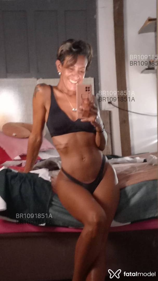 Acompanhante mulher com cabelo castanho de olhos castanhos em Florianópolis - Lolita