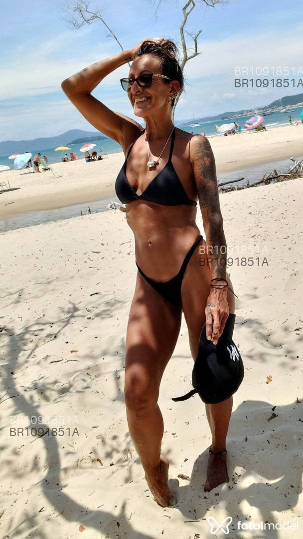 Acompanhante mulher com cabelo castanho de olhos castanhos em Florianópolis - Lolita