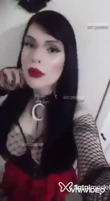 Acompanhante mulher trans morena (o) de olhos castanhos em Marília Acompanhante mulher trans morena (o) de olhos castanhos em Marília - Vivian Von Teese