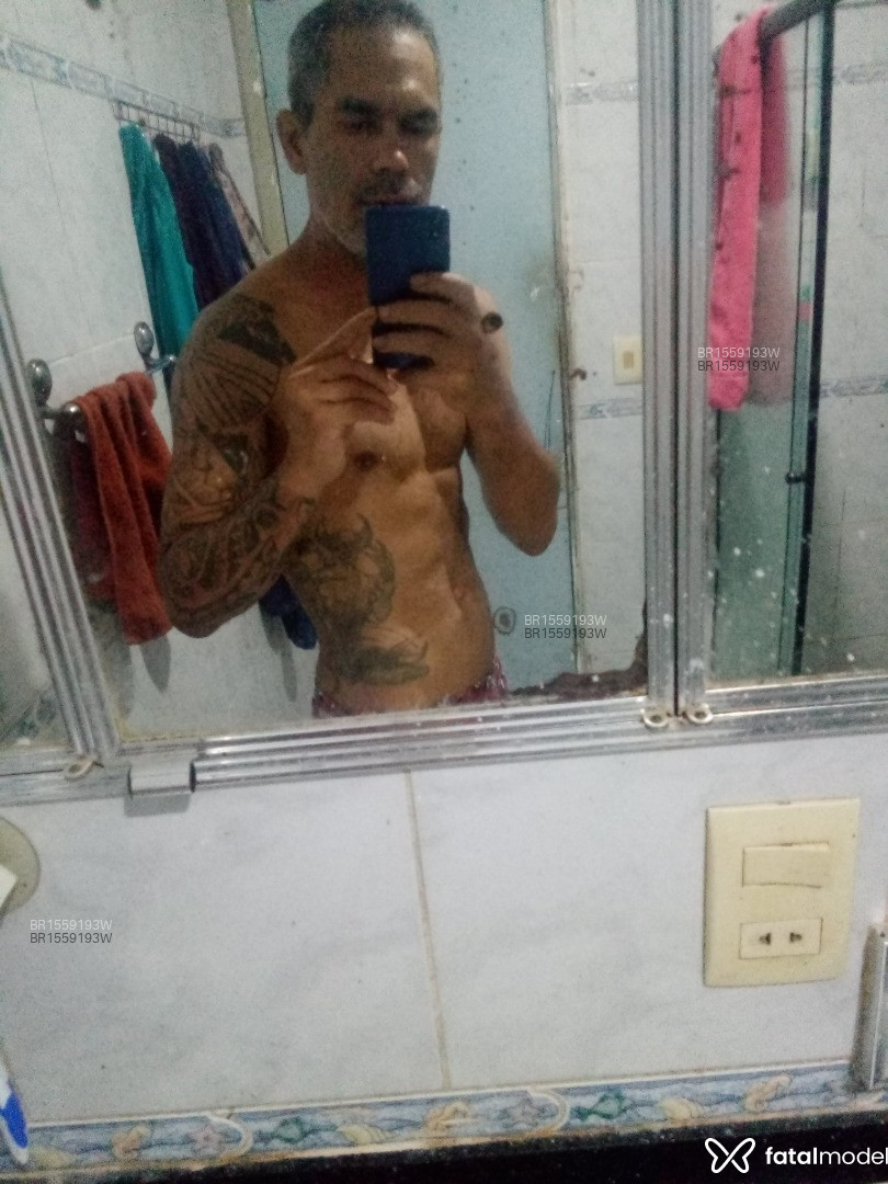 Acompanhante homem com cabelo grisalho de olhos castanhos em Virtual - Anderson