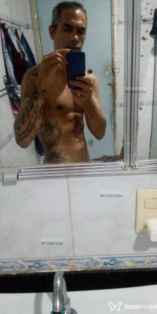 Acompanhante homem com cabelo grisalho de olhos castanhos em Virtual - Anderson