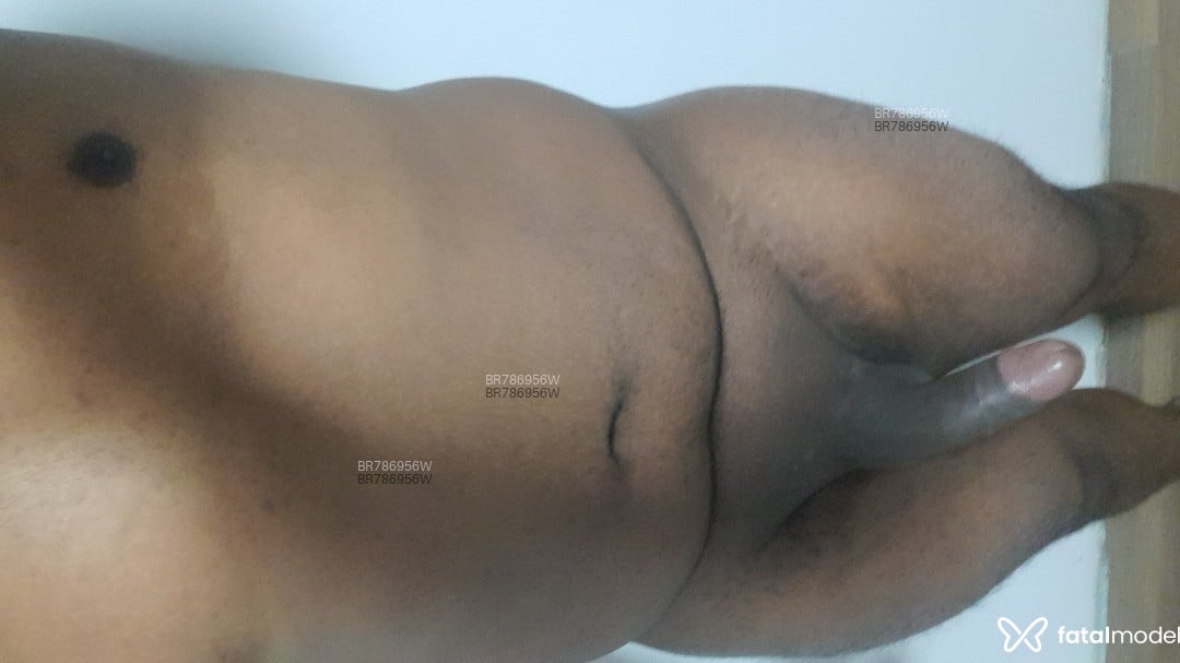 Acompanhante homem sem cabelo de olhos pretos em Blumenau Acompanhante homem sem cabelo de olhos pretos em Blumenau - Rogerio