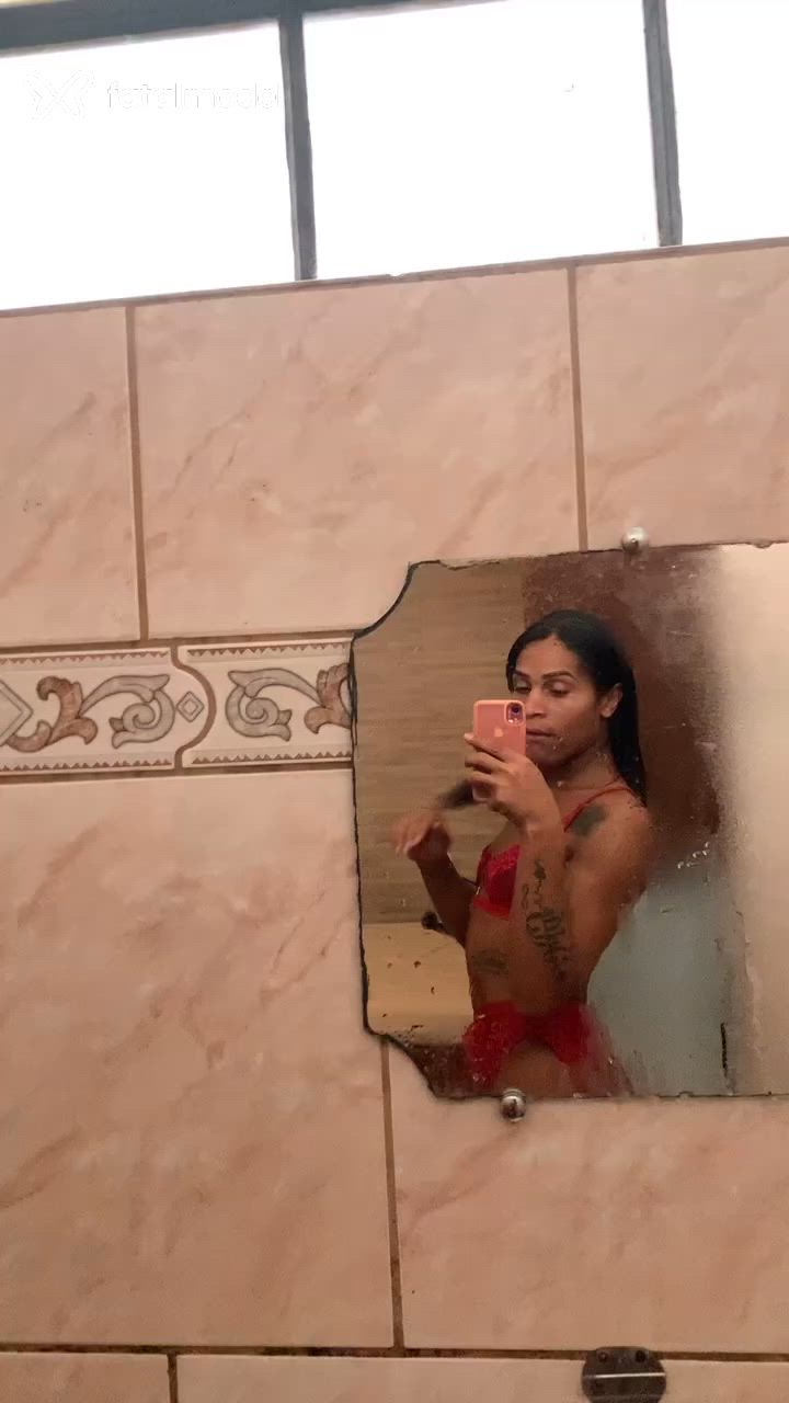 Acompanhante travesti morena (o) de olhos castanhos - Gabizinha