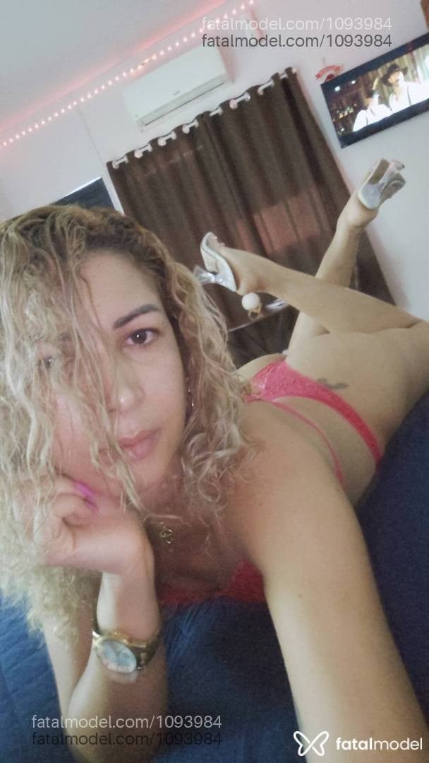 Acompanhante mulher loira (o) de olhos castanhos - Joyce Andrade