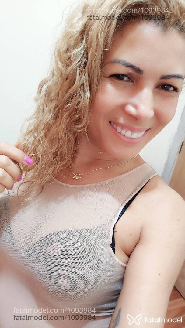 Acompanhante mulher loira (o) de olhos castanhos - Joyce Andrade