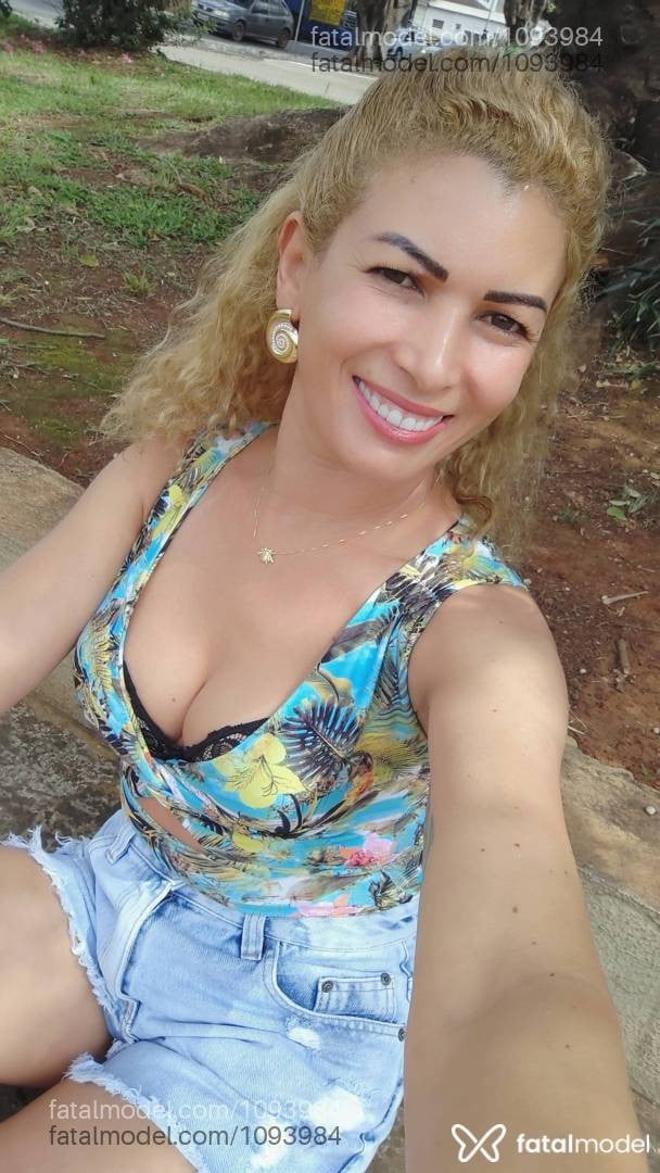 Acompanhante mulher loira (o) de olhos castanhos - Joyce Andrade