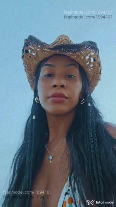 Acompanhante mulher morena (o) de olhos castanhos - Rubii