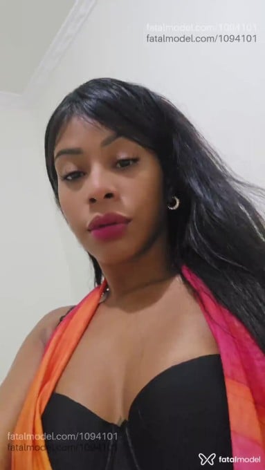 Acompanhante mulher morena (o) de olhos castanhos - Rubii