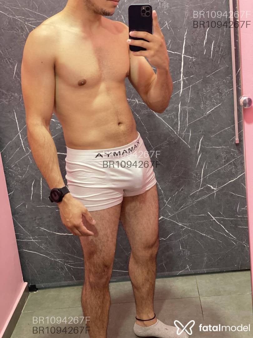 Acompanhante homem morena (o) de olhos castanhos - Nick burkradt Acompanhante homem morena (o) de olhos castanhos - Nick burkradt