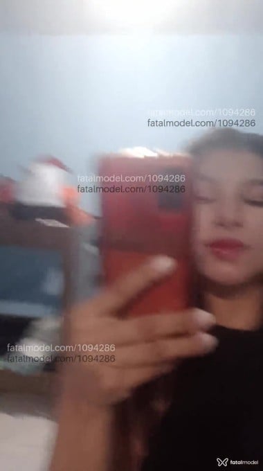 Acompanhante mulher com cabelo castanho de olhos castanhos - Rosi Acompanhante mulher com cabelo castanho de olhos castanhos - Rosi