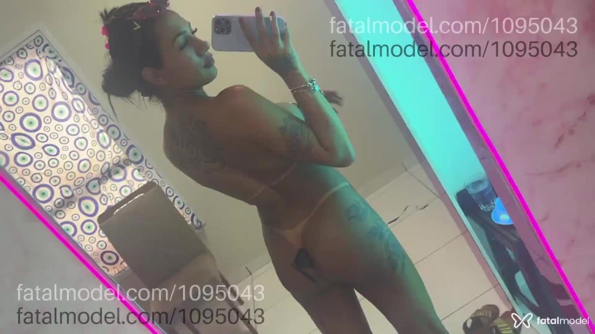 Acompanhante travesti morena (o) de olhos castanhos em São José - Mikaelly Victoria