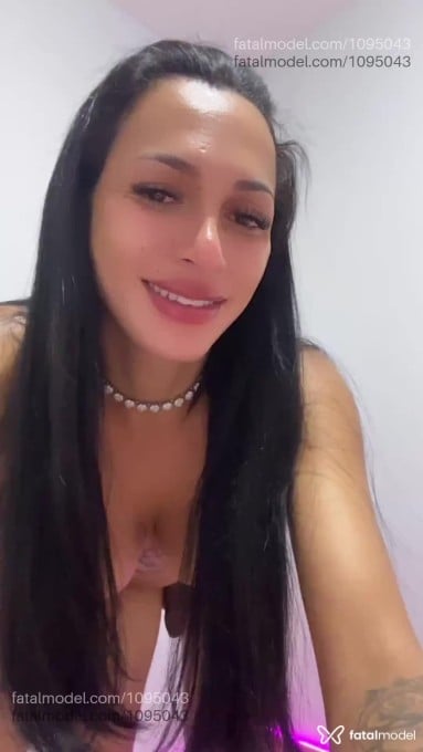 Acompanhante travesti morena (o) de olhos castanhos em São José - Mikaelly Victoria