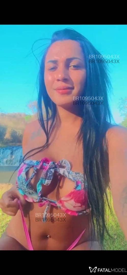 Acompanhante travesti morena (o) de olhos castanhos em São José - Mikaelly Victoria