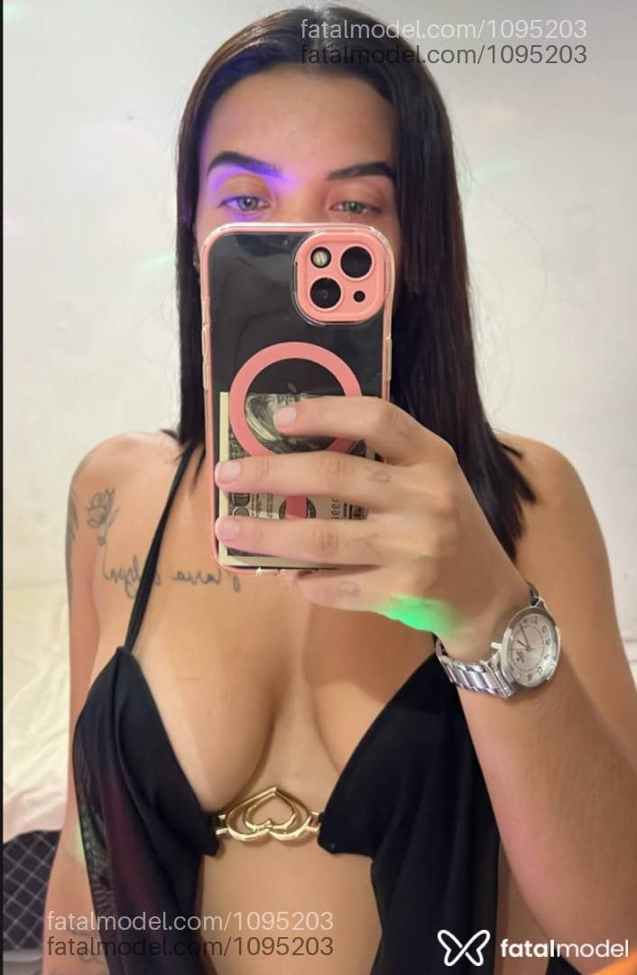 Acompanhante mulher com cabelo castanho de olhos castanhos - Keilla