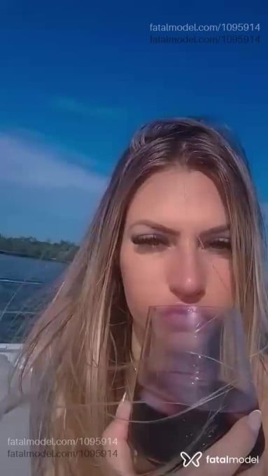 Acompanhante mulher loira (o) de olhos azuis em Guaratuba - Kassandra