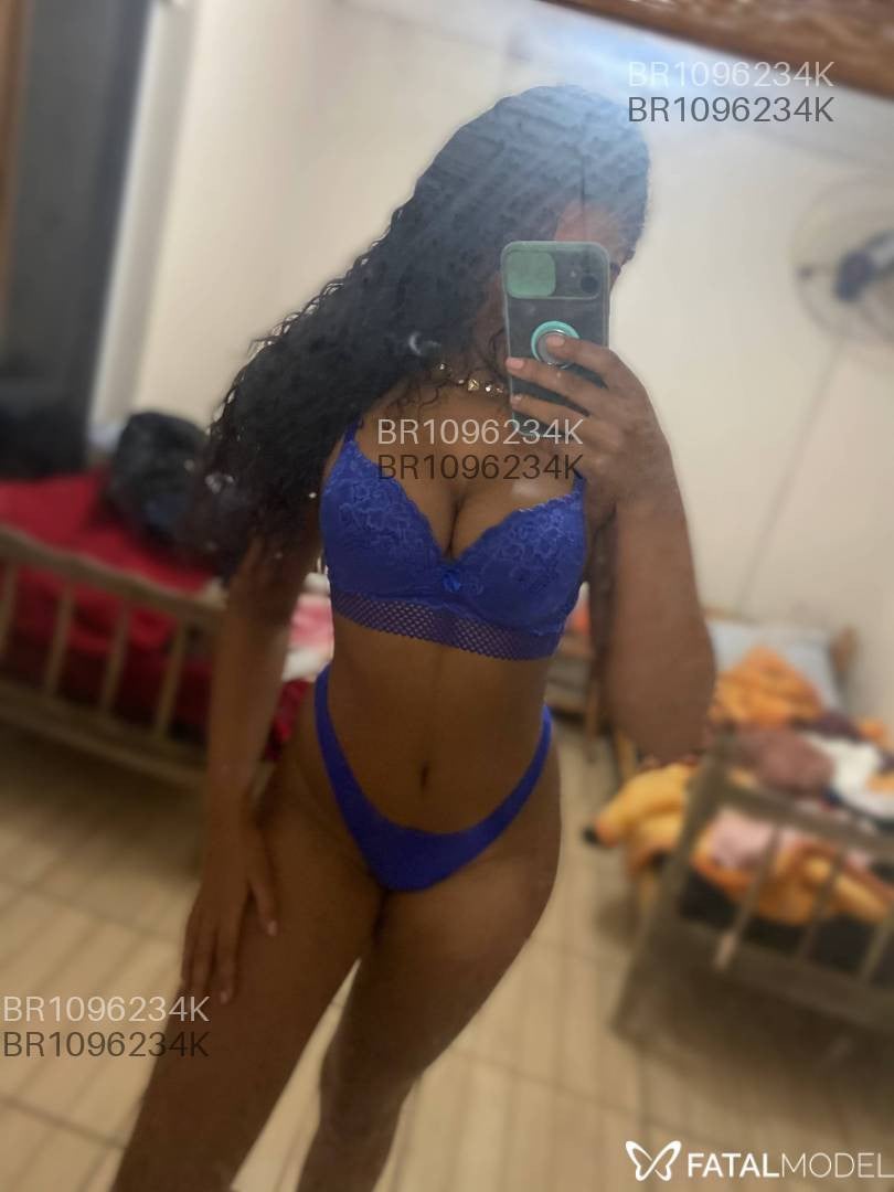 Acompanhante mulher morena (o) de olhos castanhos em Sinop - Mirela Gaúcha