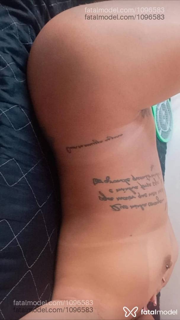 Acompanhante mulher ruiva (o) de olhos castanhos - Thalita