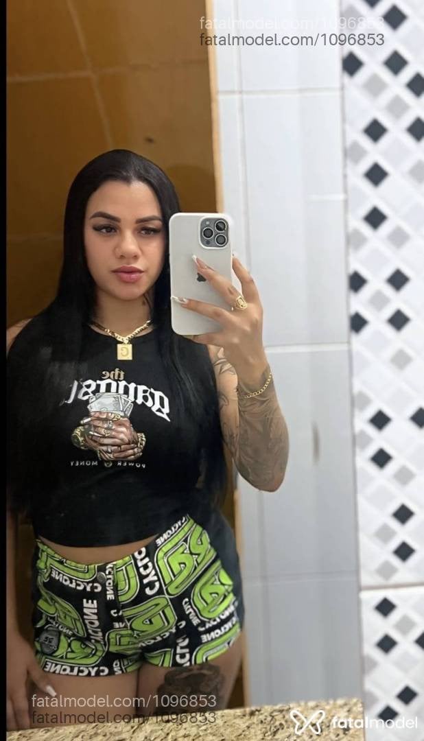Acompanhante mulher morena (o) de olhos pretos em Capelinha - Marina