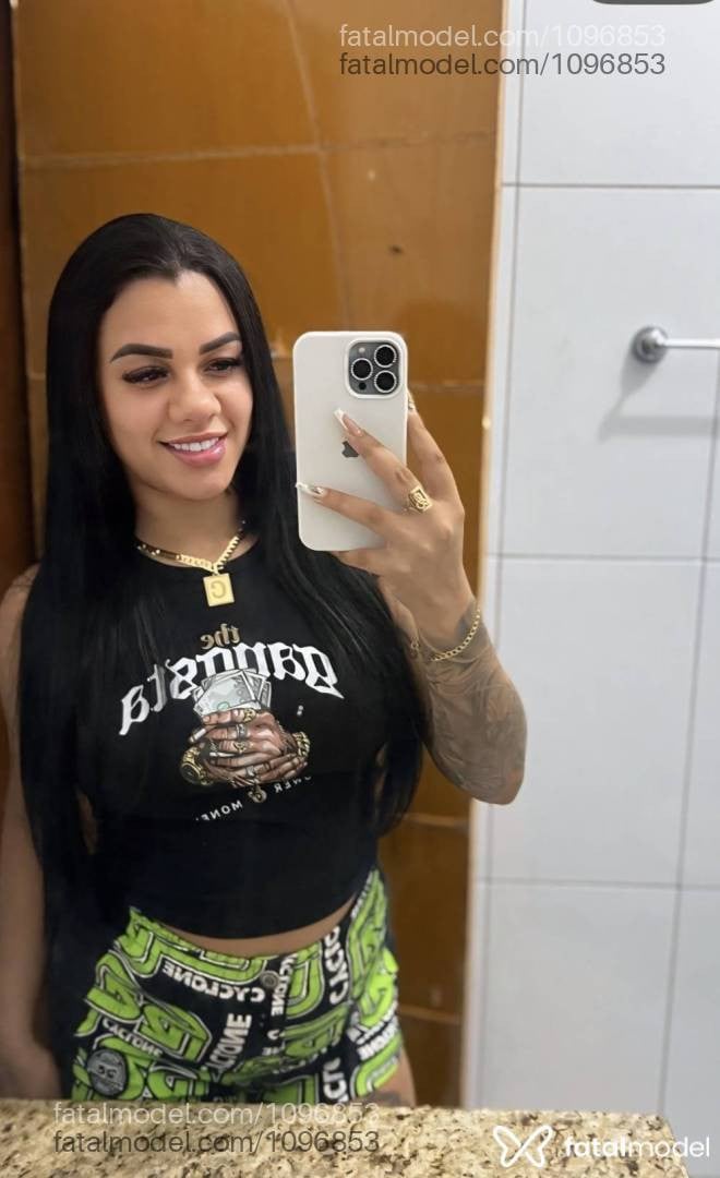 Acompanhante mulher morena (o) de olhos pretos em Capelinha - Marina