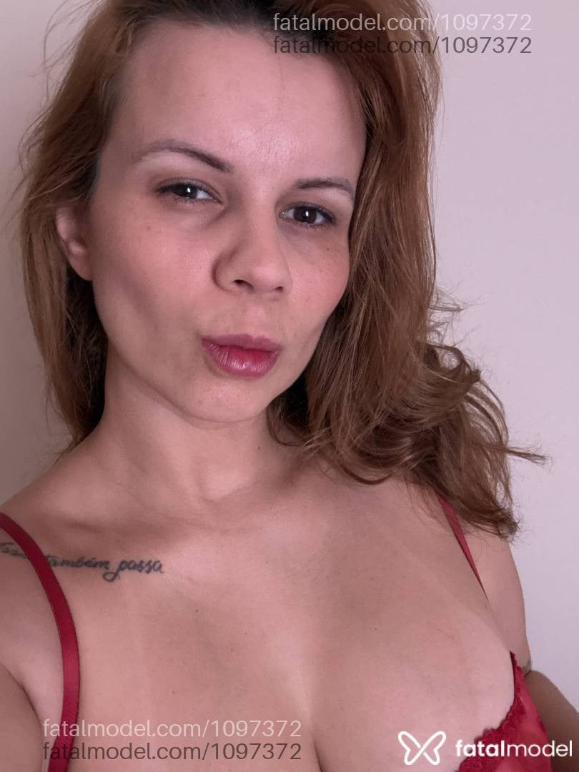 Acompanhante mulher loira (o) de olhos castanhos - Fabiana