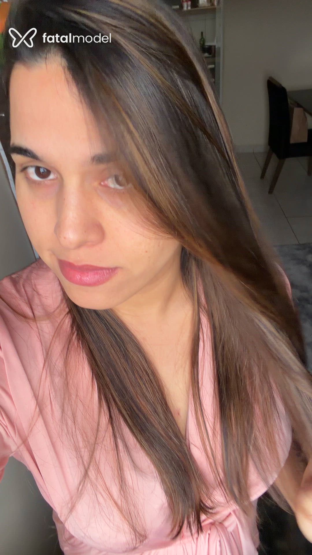 Acompanhante mulher trans morena (o) de olhos castanhos - Giovanna
