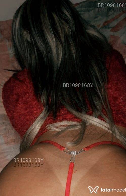 Acompanhante mulher com cabelo castanho de olhos castanhos - JÉSSICA