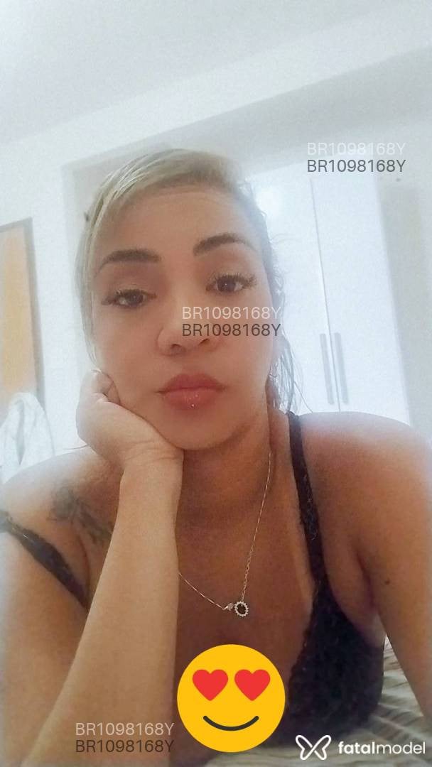 Acompanhante mulher com cabelo castanho de olhos castanhos - JÉSSICA