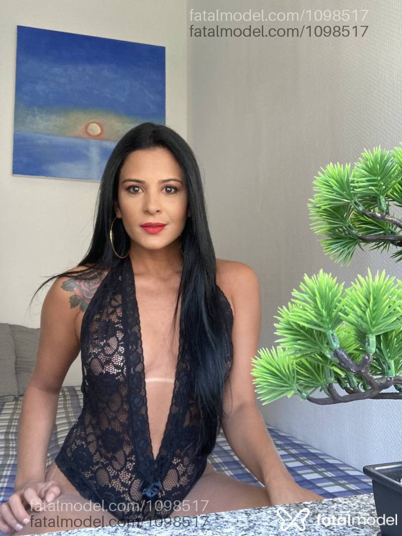Acompanhante mulher morena (o) de olhos castanhos - Janaina