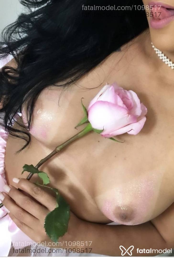 Acompanhante mulher morena (o) de olhos castanhos - Janaina