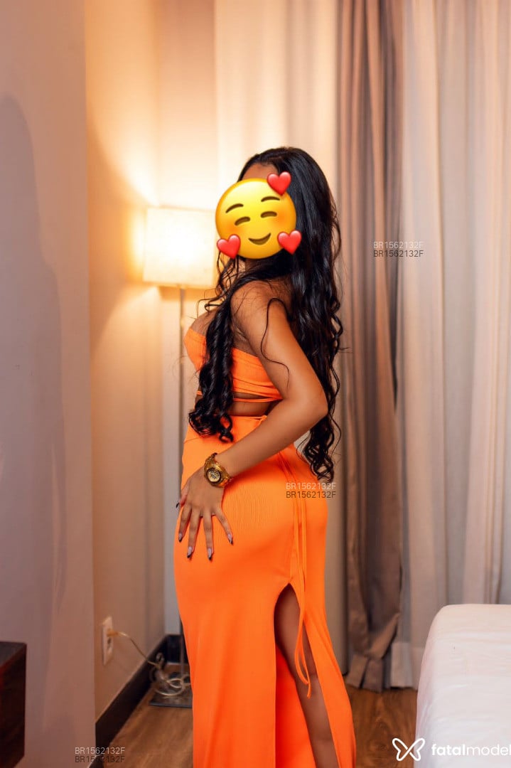 Acompanhante mulher morena (o) de olhos castanhos em Marataízes Acompanhante mulher morena (o) de olhos castanhos em Marataízes - Yasmin Baruel