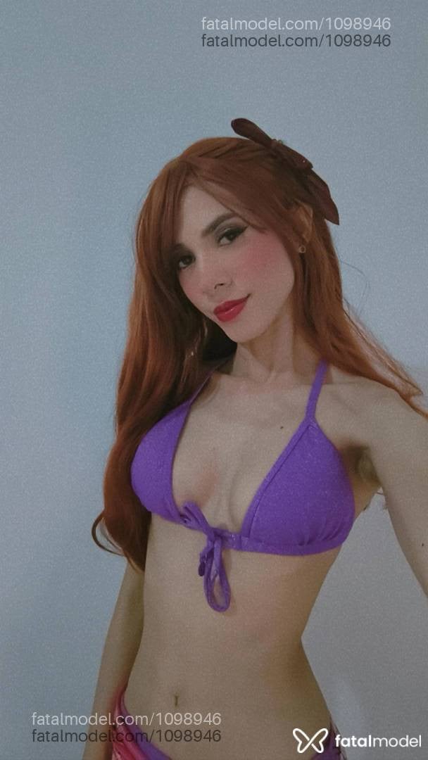 Acompanhante mulher morena (o) de olhos pretos - Yumi
