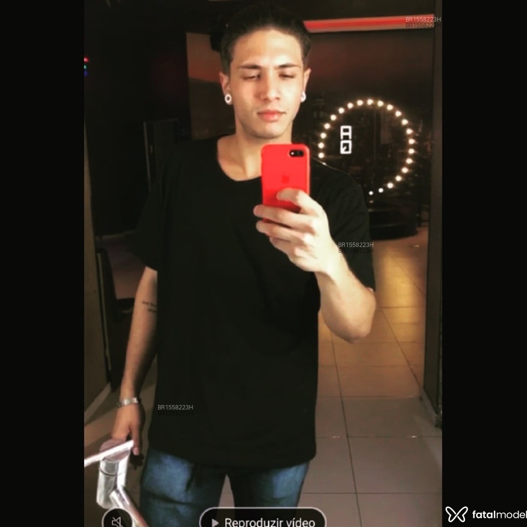 Acompanhante homem com cabelo castanho de olhos castanhos em Nova Iguaçu Acompanhante homem com cabelo castanho de olhos castanhos em Nova Iguaçu - Lucas regalo
