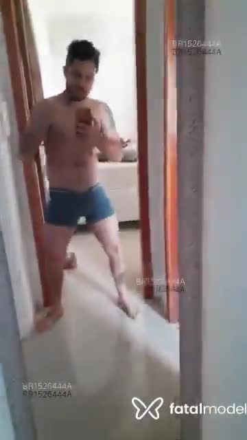 Acompanhante homem morena (o) de olhos castanhos em Novo Hamburgo - Lamuél