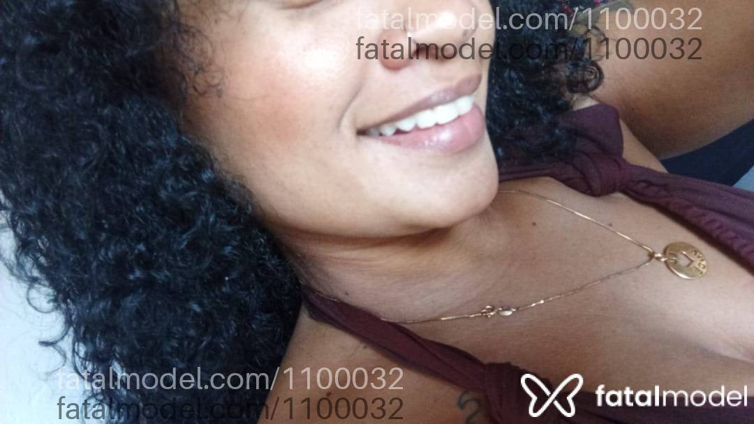 Acompanhante mulher morena (o) de olhos castanhos - Cecília