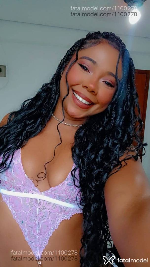 Acompanhante mulher morena (o) de olhos castanhos - Maju Burhyan