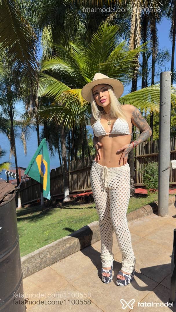 Acompanhante mulher loira (o) de olhos castanhos em Uberlândia Acompanhante mulher loira (o) de olhos castanhos em Uberlândia - Bortoluzzisoll