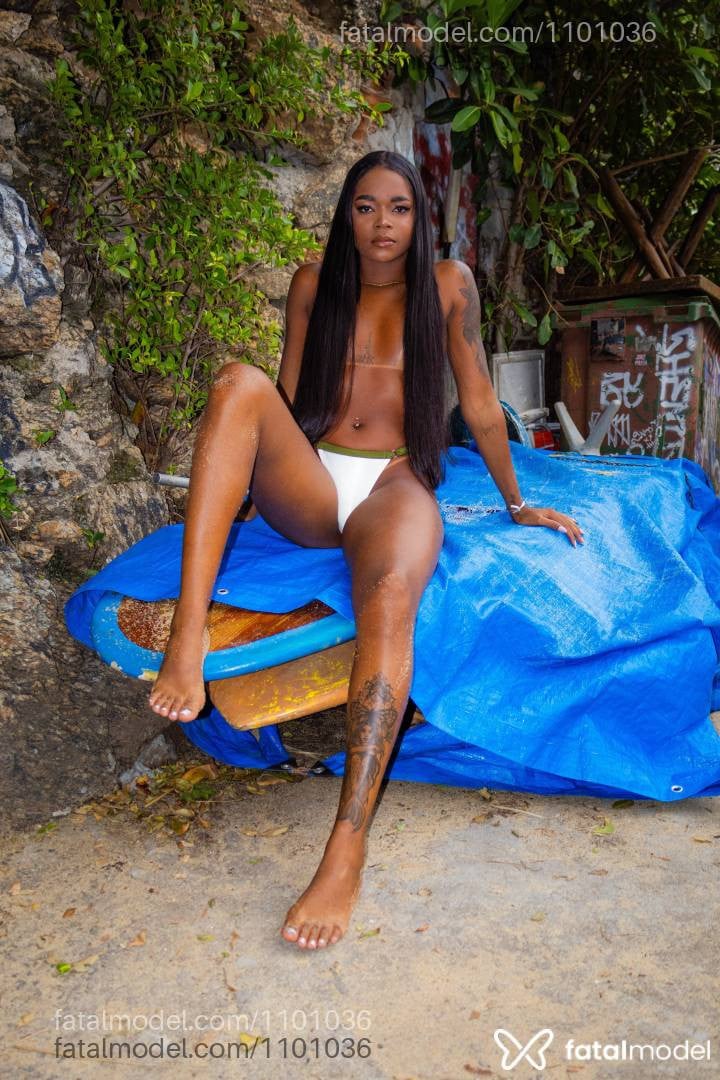 Acompanhante mulher com cabelo castanho de olhos castanhos em Cabo Frio - Ágatha Menezes